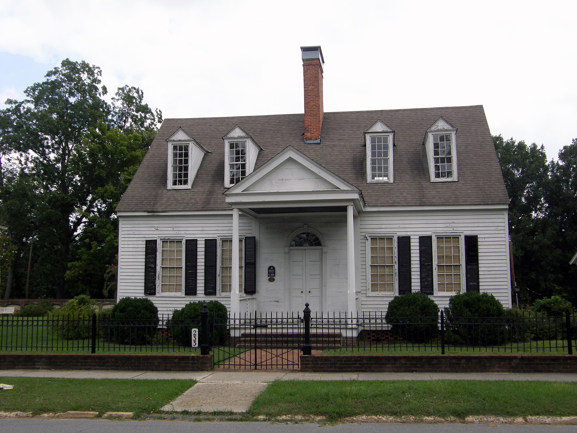 Historic house with a round porch in Fayetteville