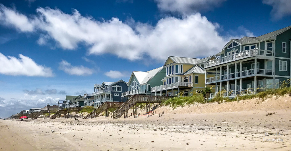 Raised beach houses at North Topsail, near Sneads Ferry